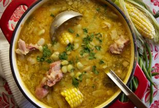 a dutch oven of caldo