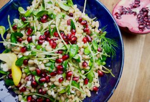 a bowl of bedazzled lady cream peas